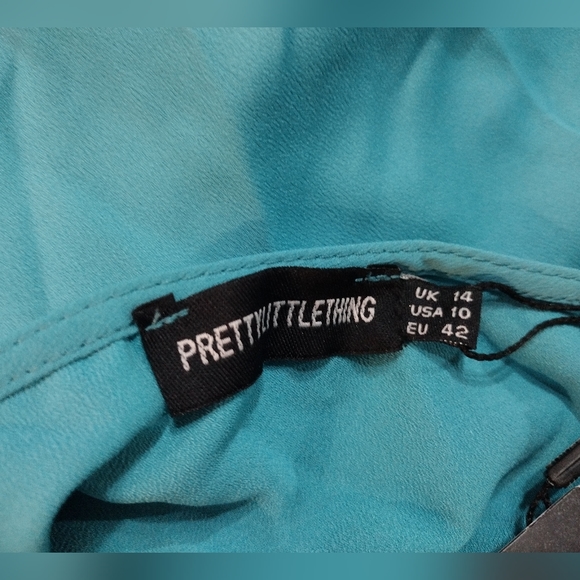 🆕️PrettyLittleThing Blue Shoulder Pad Buckle Detail Shift Dress Sz 10 - Picture 9 of 9